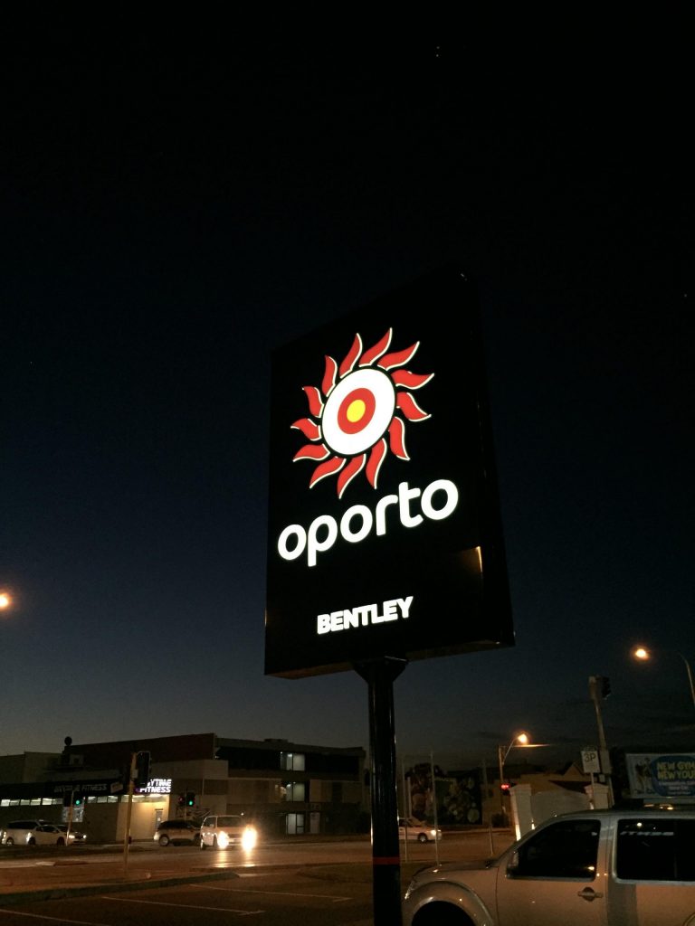 Pylon Sign Oporto 6